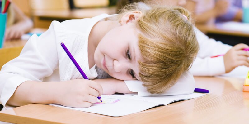 Muitos pais se perguntam se a dificuldade de aprendizagem (DA) do filho está relacionada a problemas de visão. Vamos esclarecer essa questão: